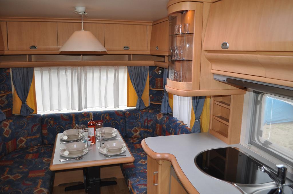 Nowoczesne Przyczepy Kempingowe Chalupy Royal-Camp Exterior foto