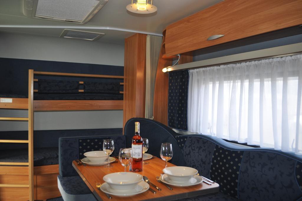 Nowoczesne Przyczepy Kempingowe Chalupy Royal-Camp Exterior foto